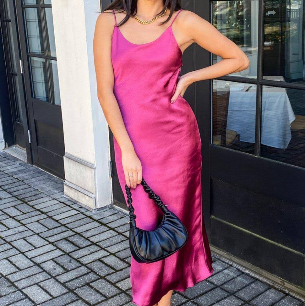 NWT line and dot pink barbiecore midi dress. Size medium. Open back and adjustab